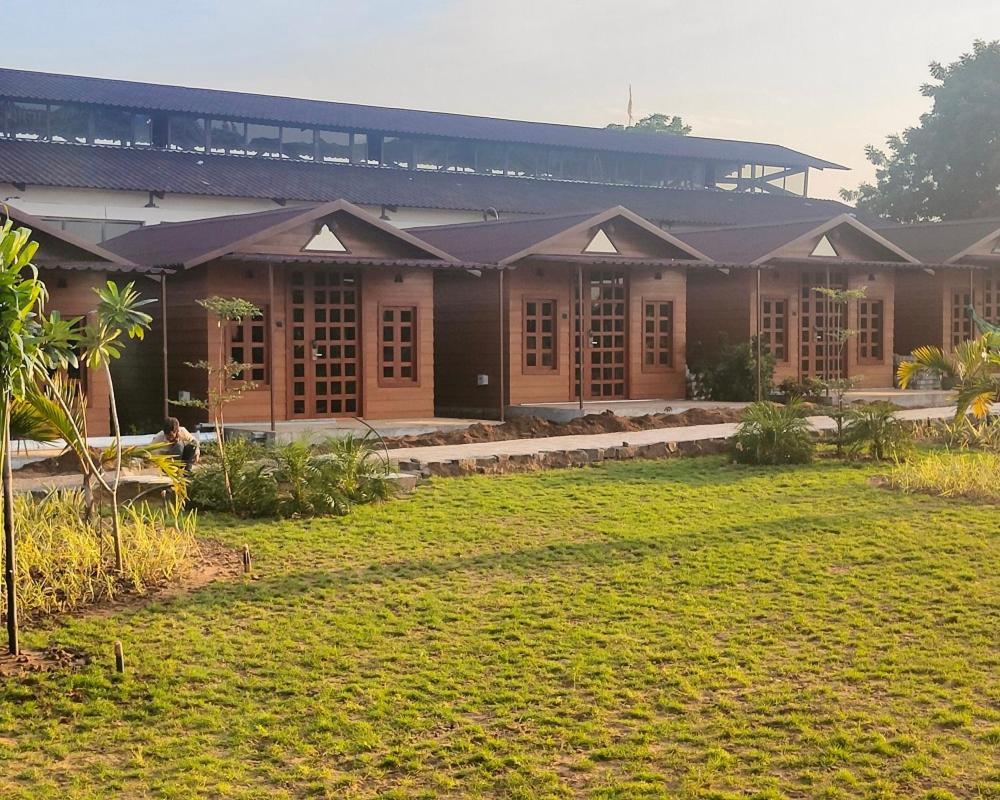 Garudeshwar Nirvana Resort And Restaurant מראה חיצוני תמונה